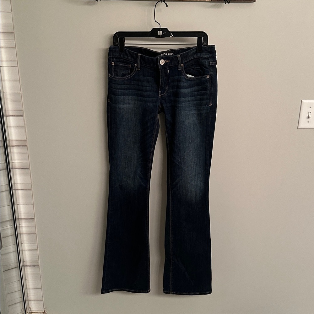 Express Women's Low Rise Boot Cut Jeans 6L